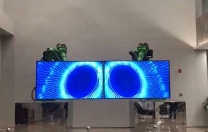 機械臂動態拼接屏展示